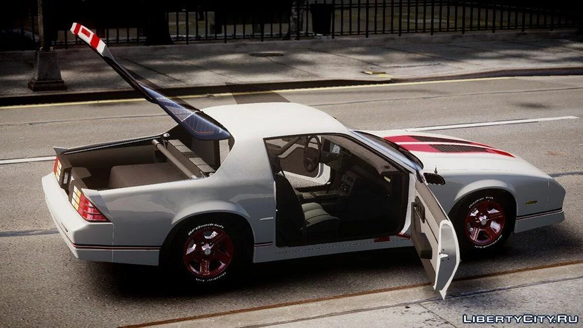 1990 Chevrolet Camaro IROC-Z / GTA 4