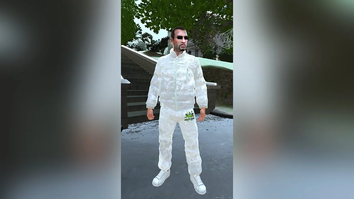 white adidas / GTA 4