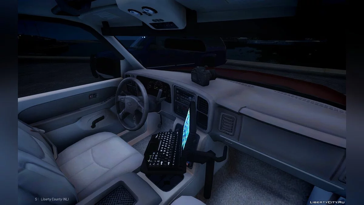 2003 Chevy Suburban - Undercover  / GTA 4