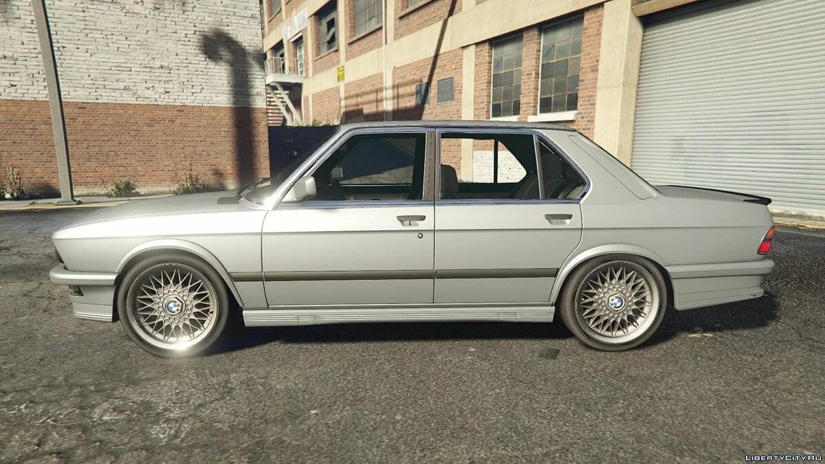 BMW M5 E28 1988 / GTA 5