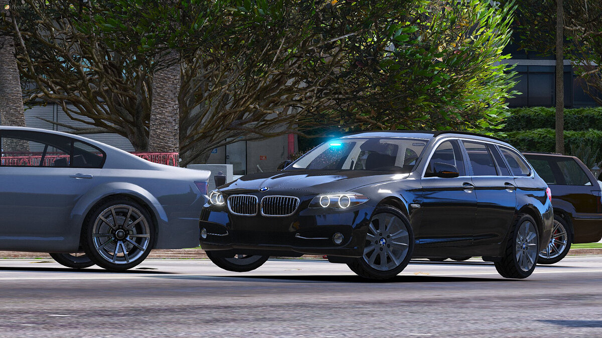 Скачать BMW 530d F11 Traffic Pack v1.0 для GTA 5