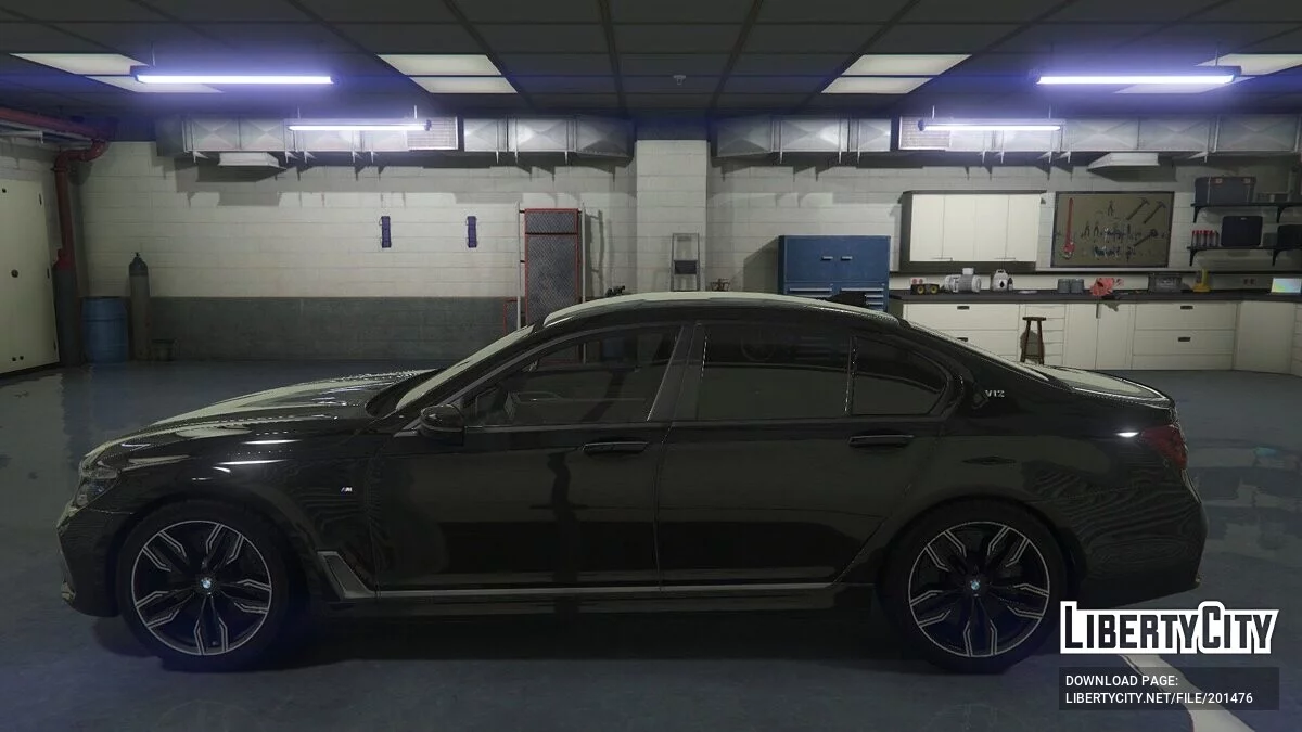 BMW 7-Series M760Li xDrive / GTA 5