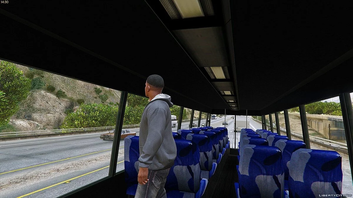 Coach bus with enterable interior / GTA 5