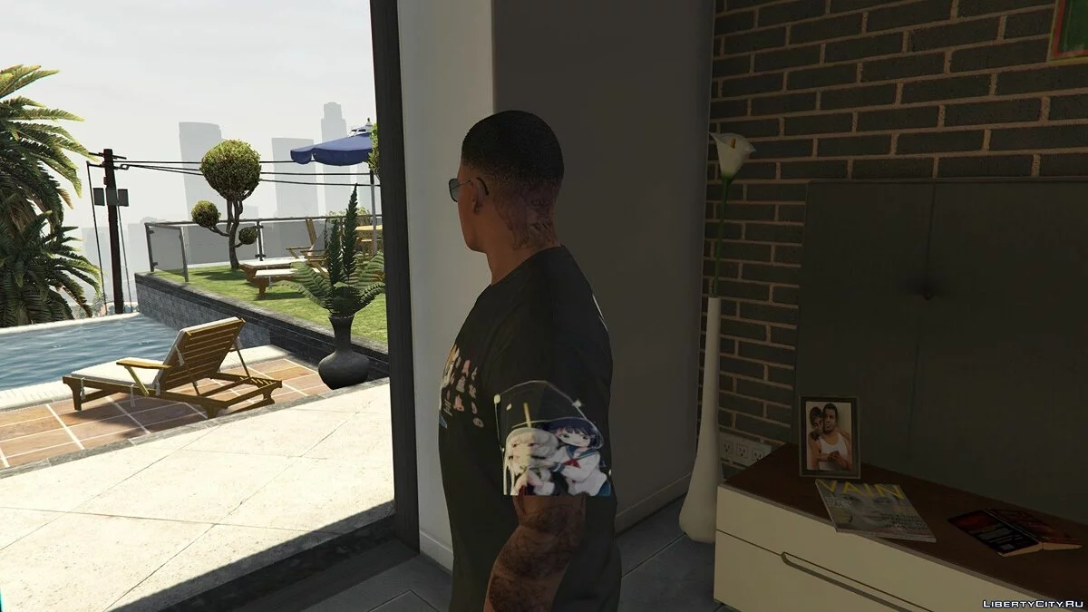 Franklin Anime T-shirt (TONARI NO KYUKETSUKI SAN ) 1.0 / GTA 5