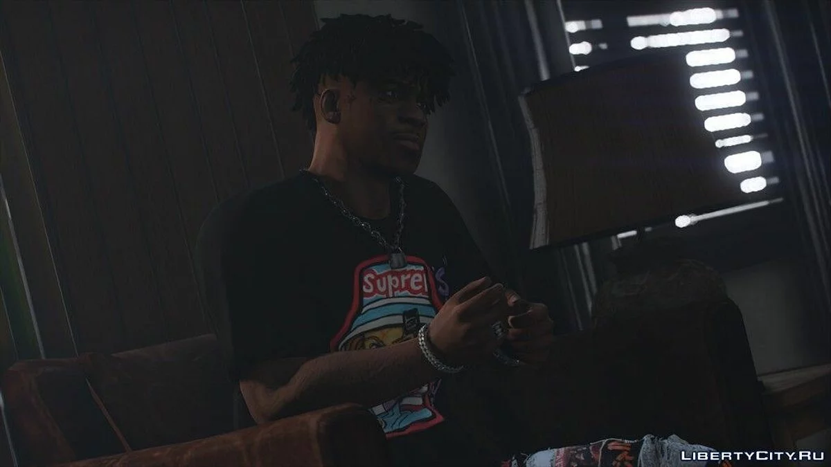 Футболка от бренда Supreme с изображением Чаки / GTA 5