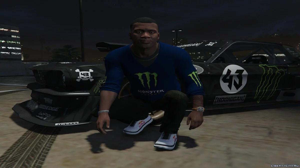 Футболки с логотипами Need For Speed и Monster / GTA 5