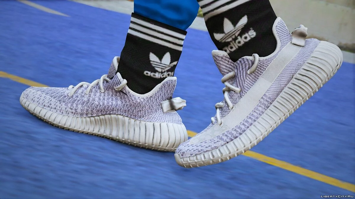 Yeezy 350 V2 Static Texture (Gucci/Feet/White Sock) / GTA 5
