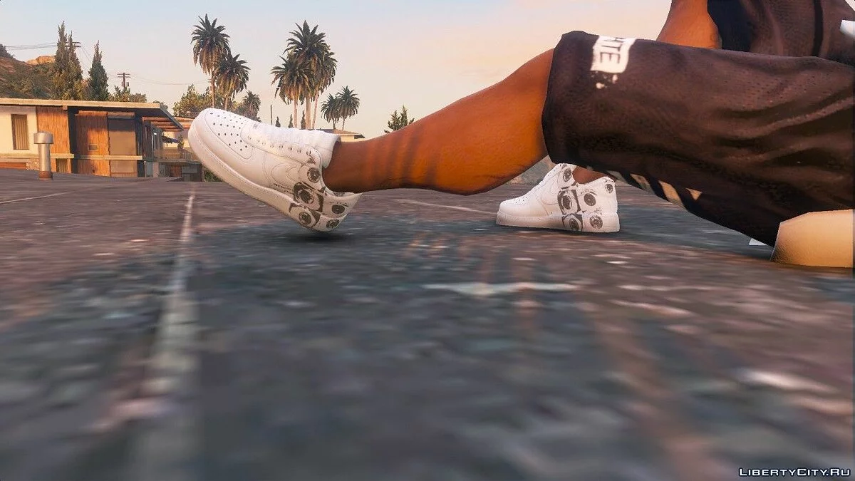 Белые кроссовки Air Force 1 / GTA 5