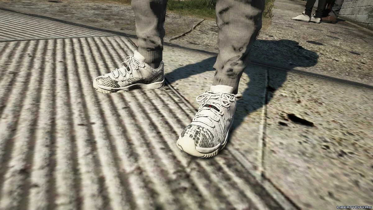 Jordan 11 Low Snakeskin Light Bone / GTA 5