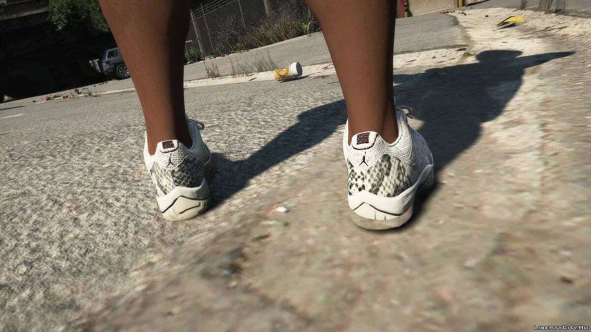 Jordan 11 Low Snakeskin Light Bone / GTA 5