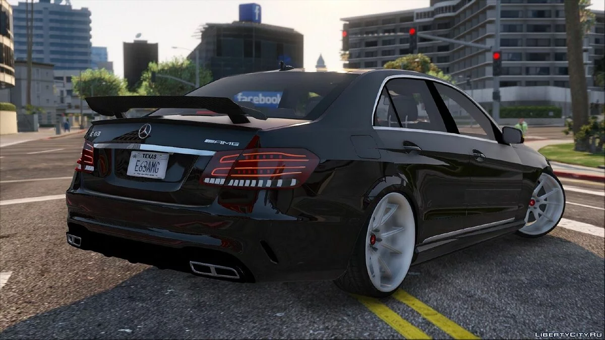 Mercedes-Benz E63 AMG / GTA 5