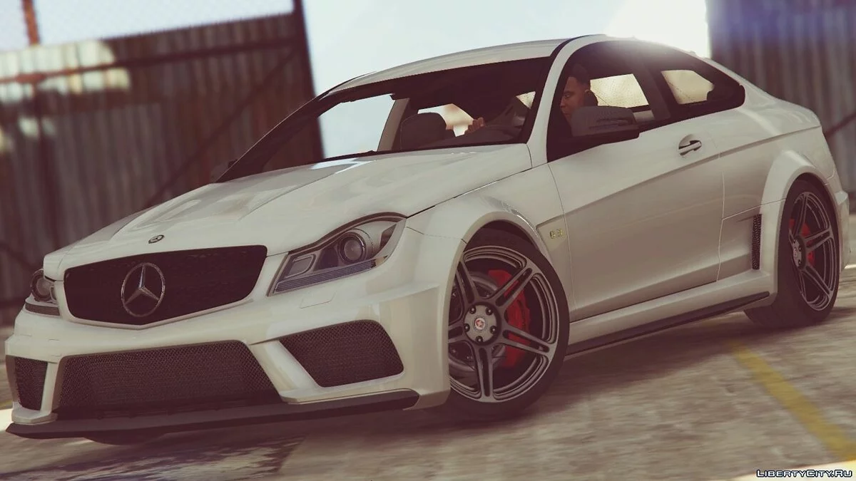 Mersedes-Benz C63 AMG 2012 / GTA 5