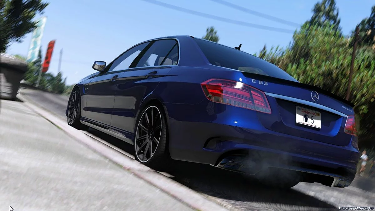 Mercedes-Benz E63 AMG 1.0 / GTA 5