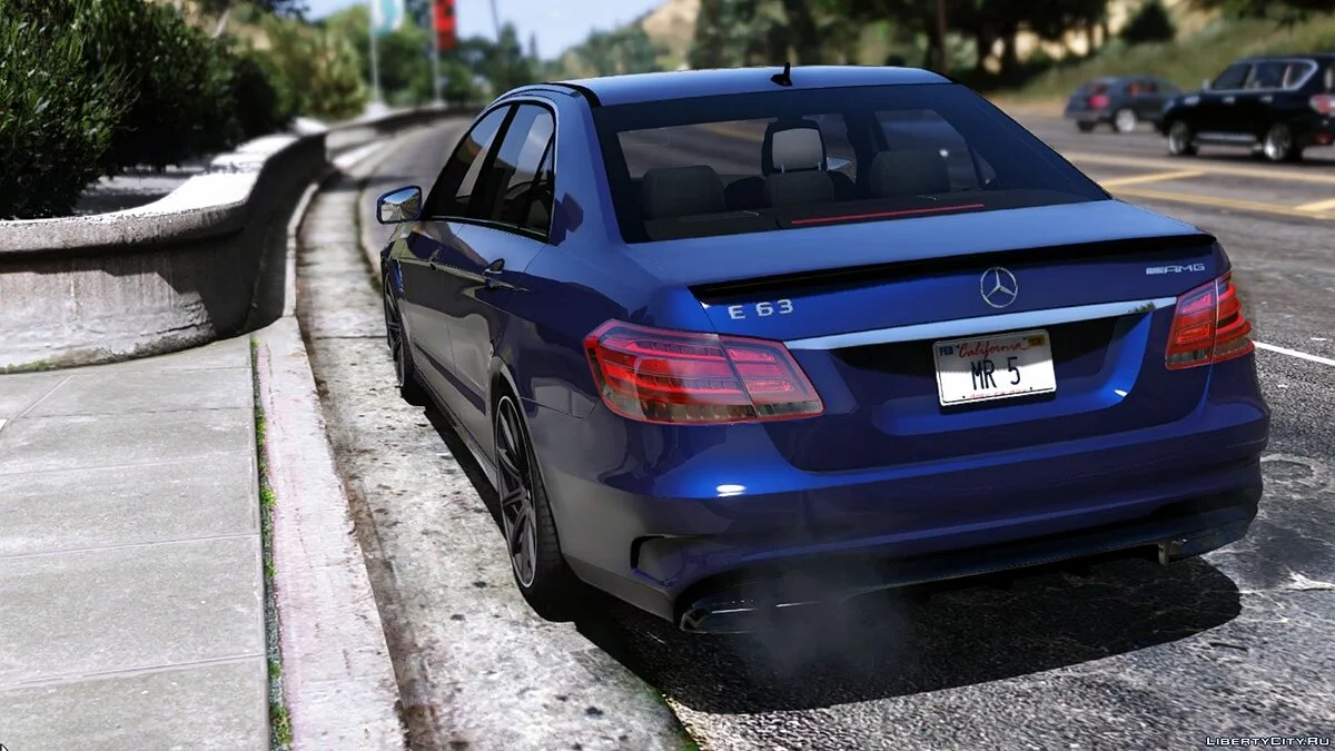 Mercedes-Benz E63 AMG 1.0 / GTA 5