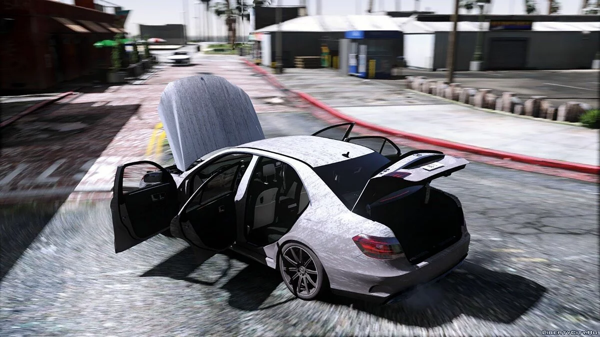 Mercedes-Benz E63 AMG 1.0 / GTA 5