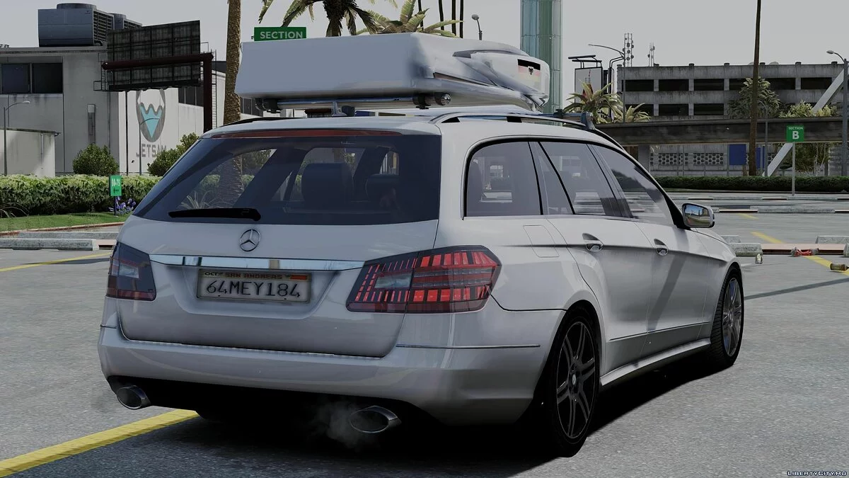 Mercedes-Benz E300 estate 1.0 / GTA 5