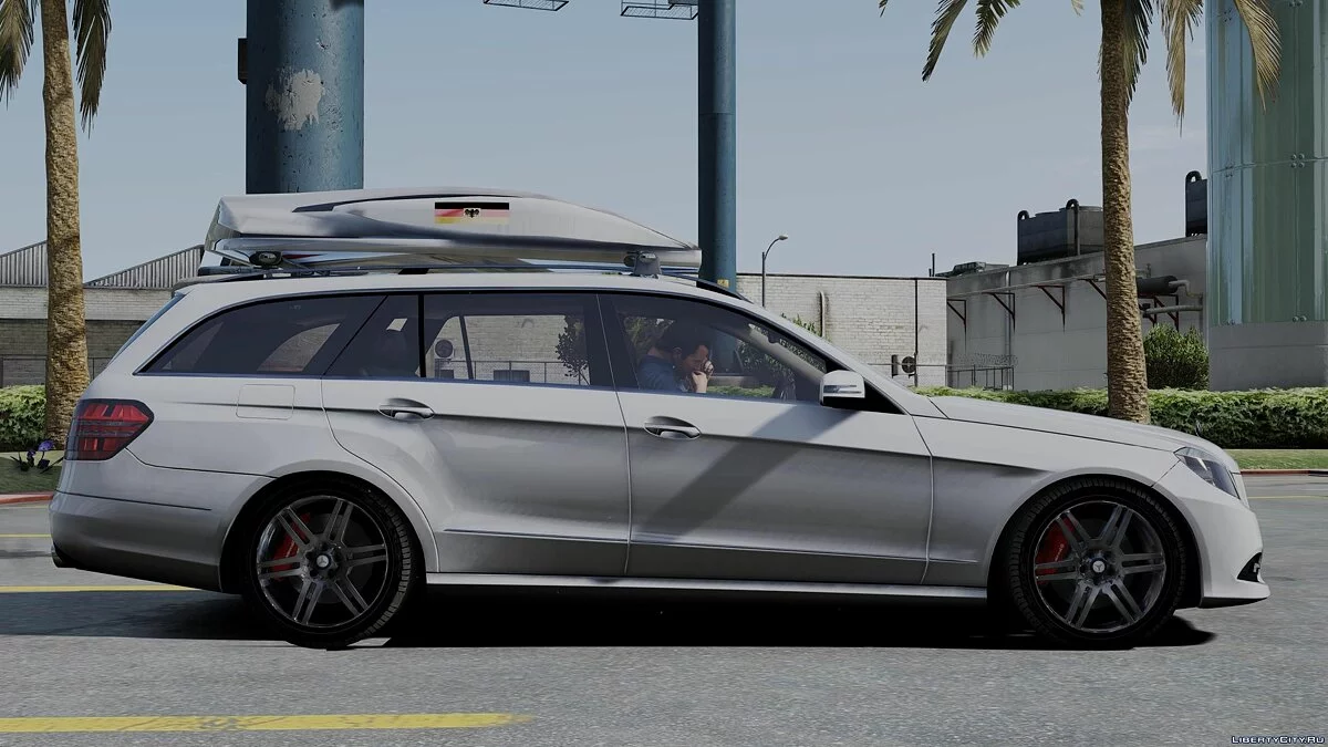 Mercedes-Benz E300 estate 1.0 / GTA 5
