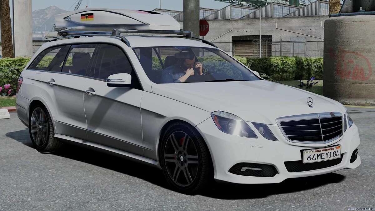 Mercedes-Benz E300 estate 1.0 / GTA 5