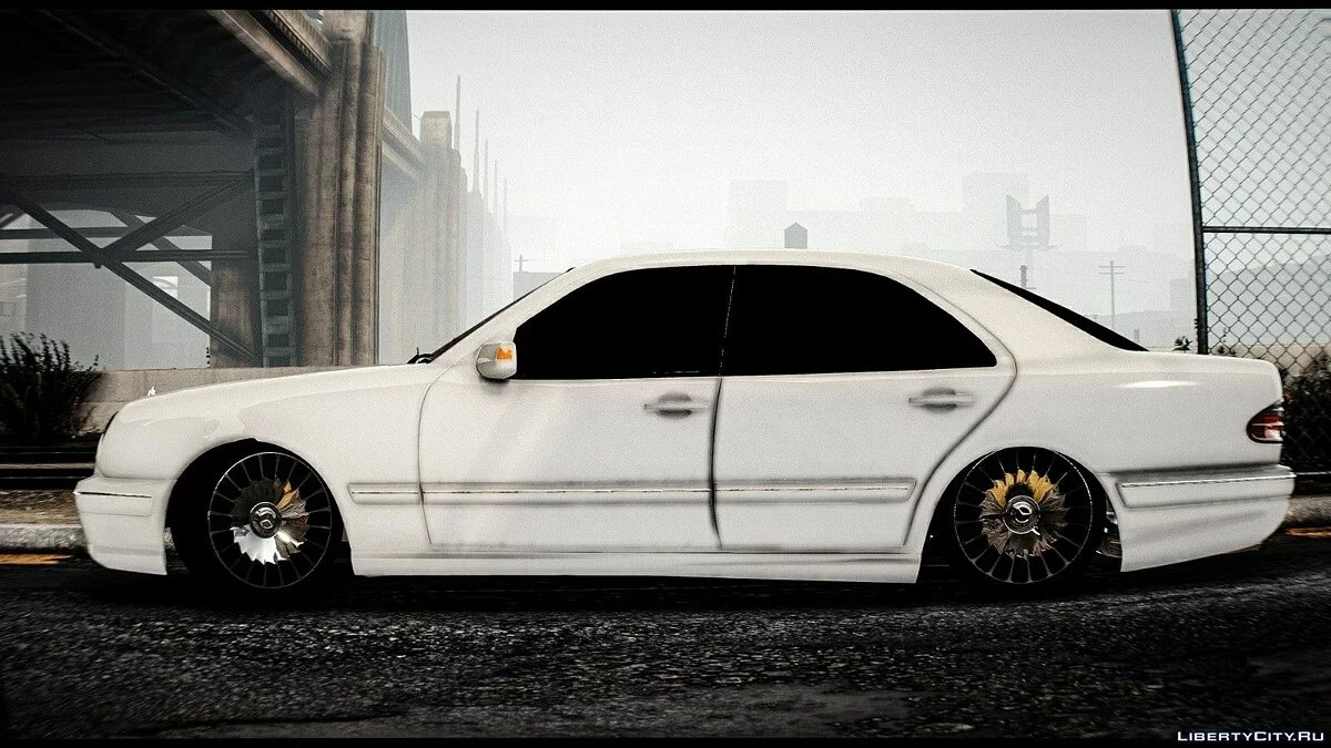 Mercedes-Benz E 55 AMG W210 / GTA 5