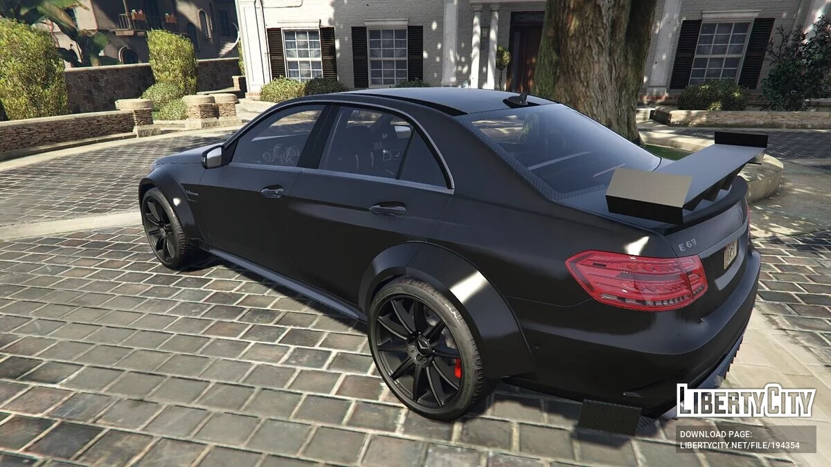 Mercedes-Benz E63 AMG / GTA 5