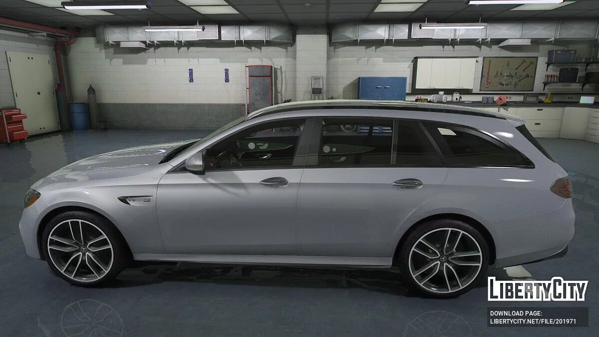 Mercedes-Benz E63 AMG Wagon / GTA 5