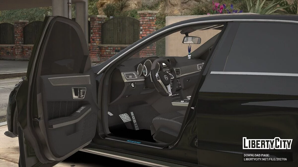 2015 Mercedes-Benz E63 Brabus 850HP / GTA 5