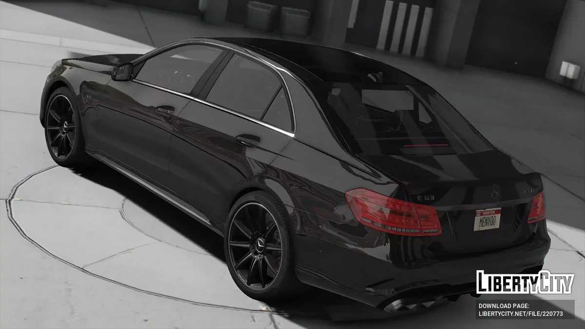 Mercedes-Benz E63AMG S 4matic Real Physics / GTA 5