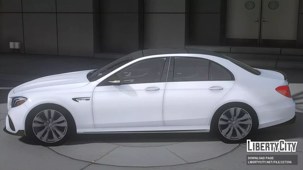 Mercedes-Benz E63s AMG W213 / GTA 5
