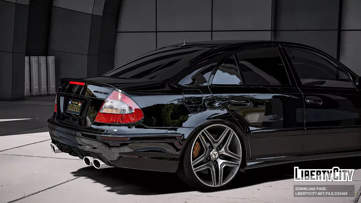 Mercedes-Benz E63 AMG W211 2008 / GTA 5