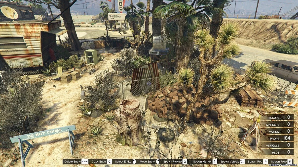Свалка и грязь внутри и снаружи трейлера Тревора / GTA 5