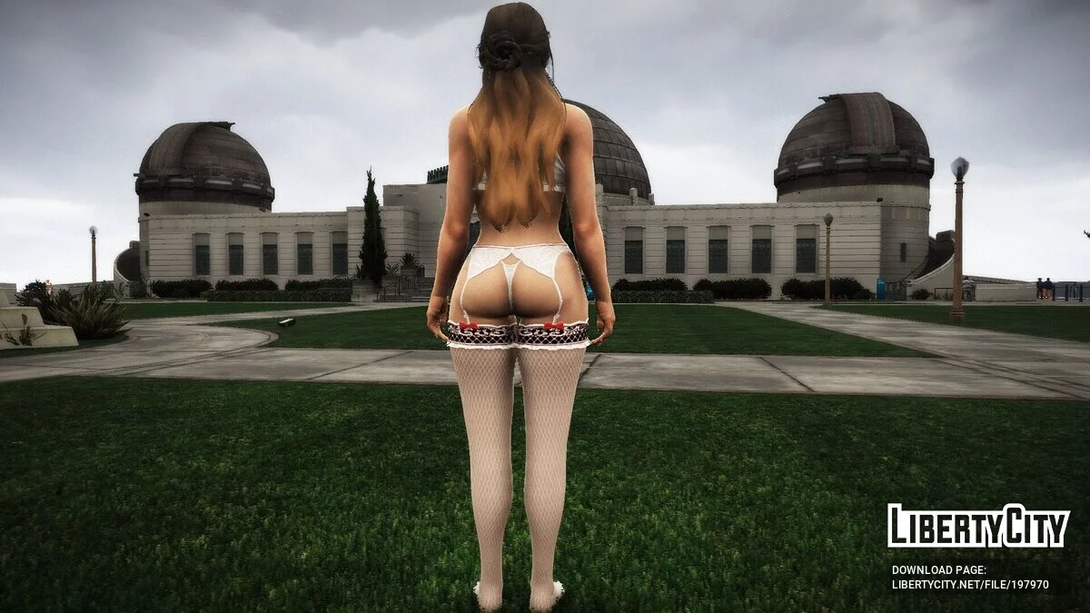 Лиза в сексуальном наряде / GTA 5