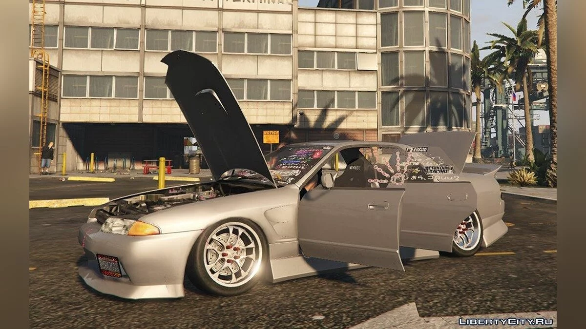 Nissan Skyline HCR32 4-Door Drift EditonNissan Skyline HCR32 4-Door Drift Editon / GTA 5