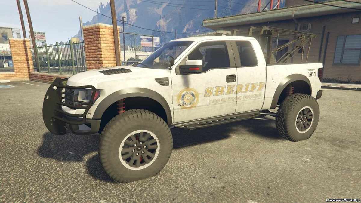 Police Raptor Lifted Towtruck 0.2 / GTA 5