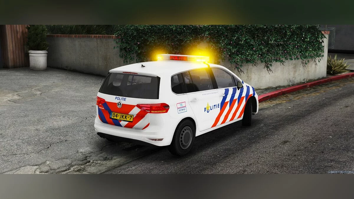 Volkswagen Touran Dutch Police [ELS] 0.2 [BETA] / GTA 5