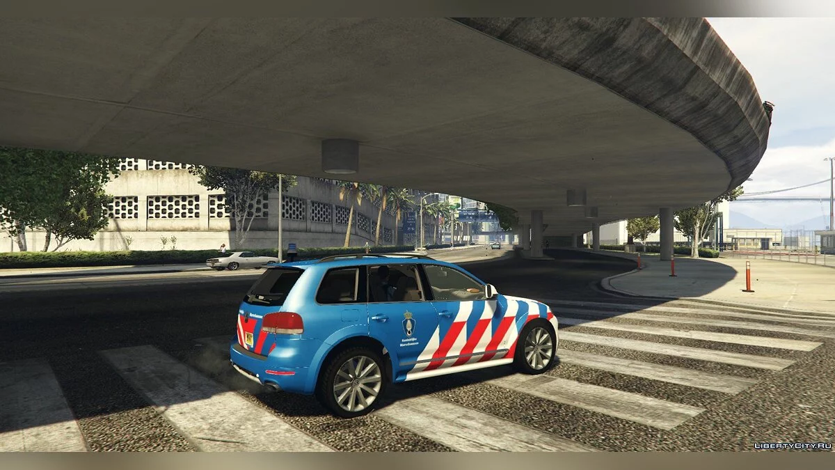 Volkswagen Touareg R50 (Dutch Police & KMAR) 0.1 / GTA 5
