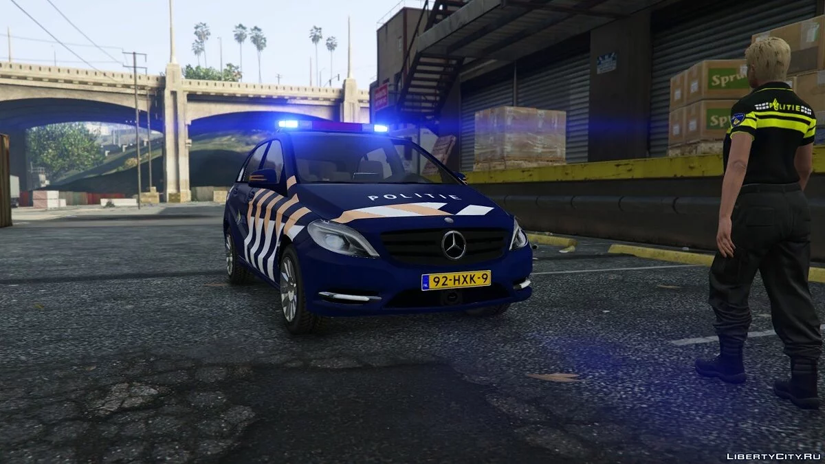 Mercedes B klasse D.D.S. Politie 1.1 / GTA 5