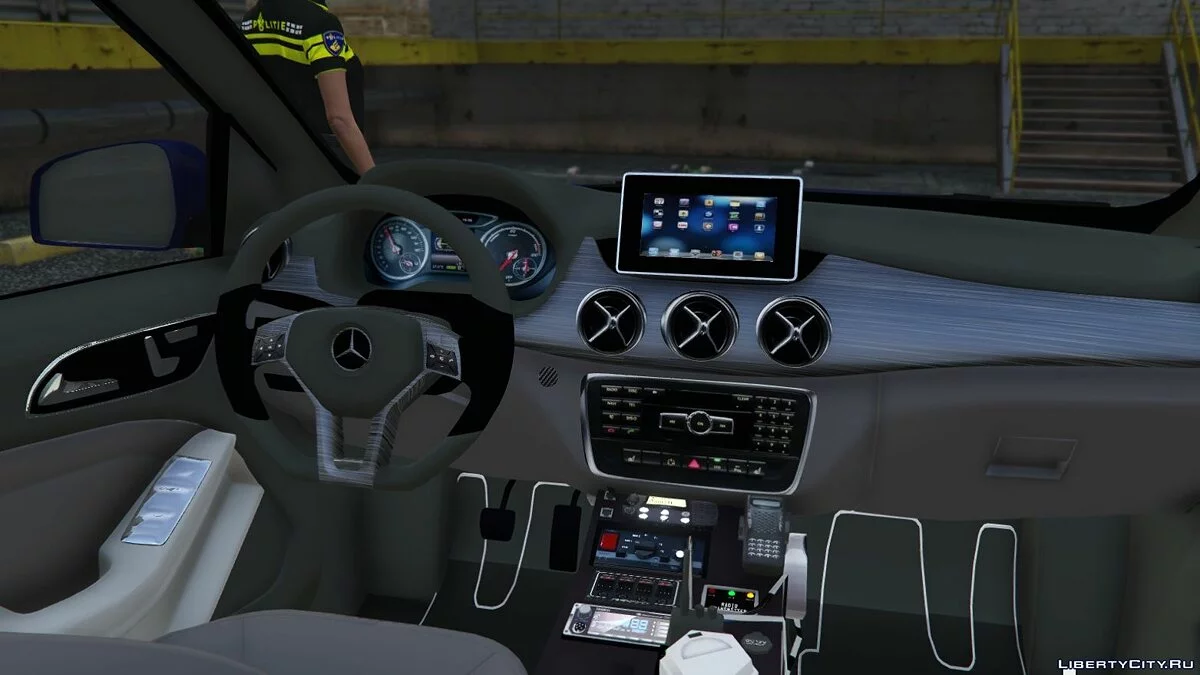 Mercedes B klasse D.D.S. Politie 1.1 / GTA 5
