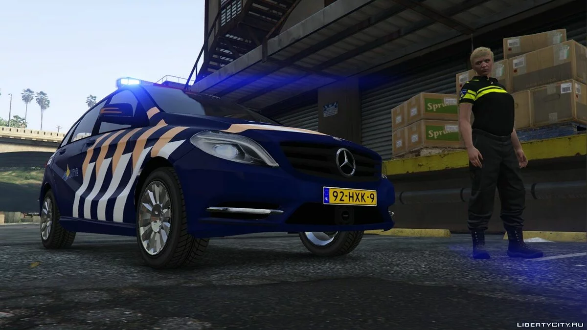 Mercedes B klasse D.D.S. Politie 1.1 / GTA 5