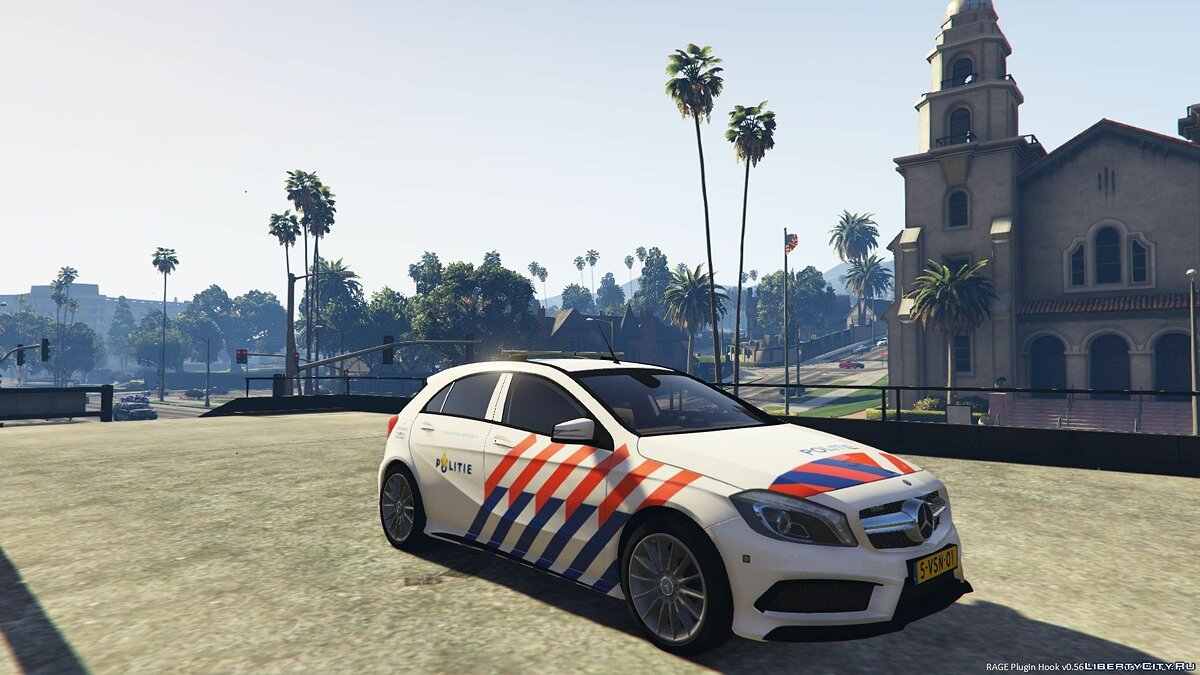 Скачать Mercedes Benz AMG A45 politie auto - ELS 1.0 для GTA 5