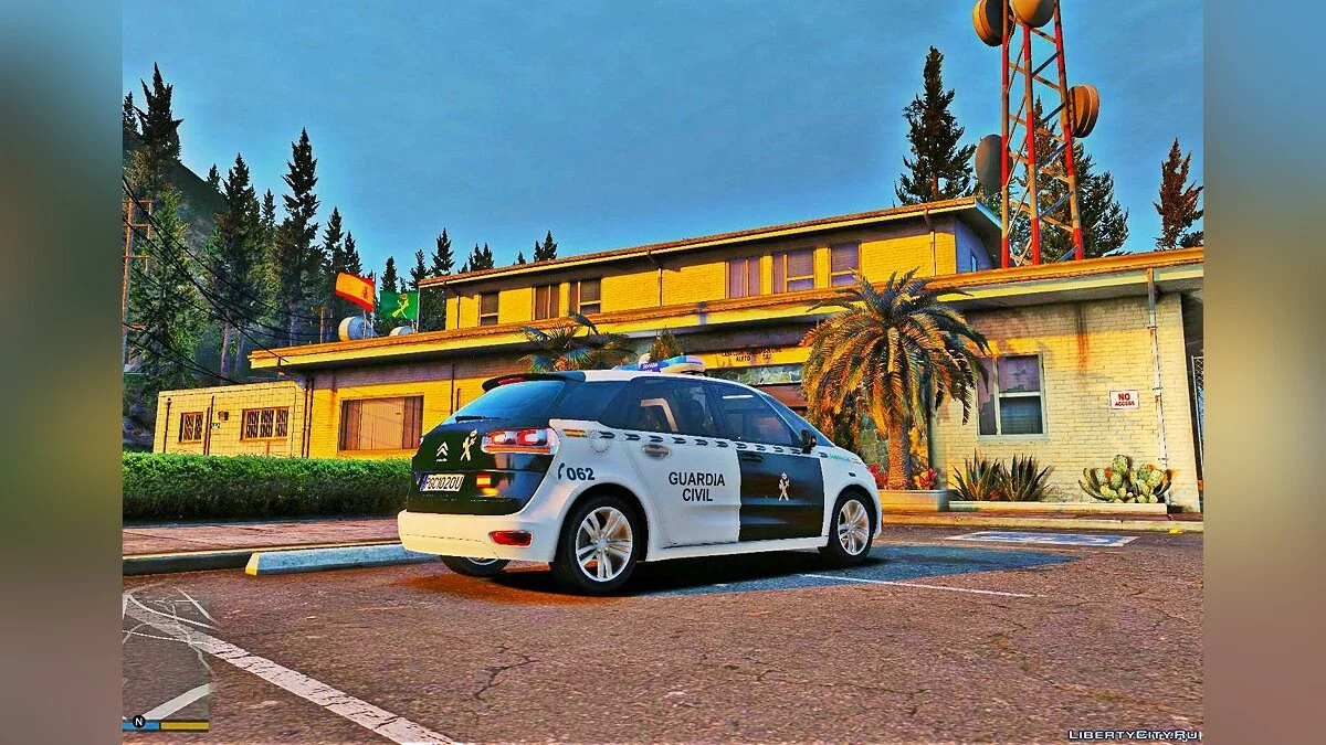 Citroën C4 Picasso 2014 Guardia civil Isae Arcus (ELS) / GTA 5