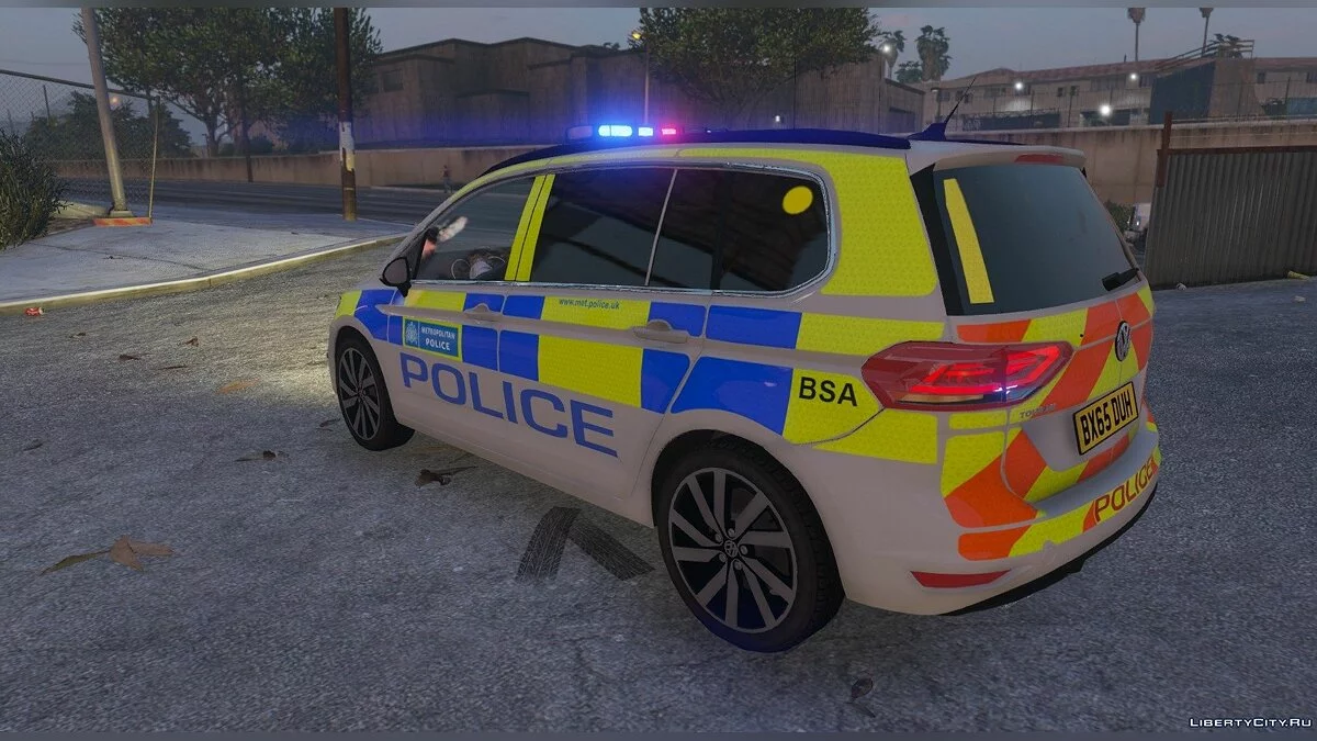 Metropolitan Police Volkswagen Touran [ELS] 1.0 / GTA 5