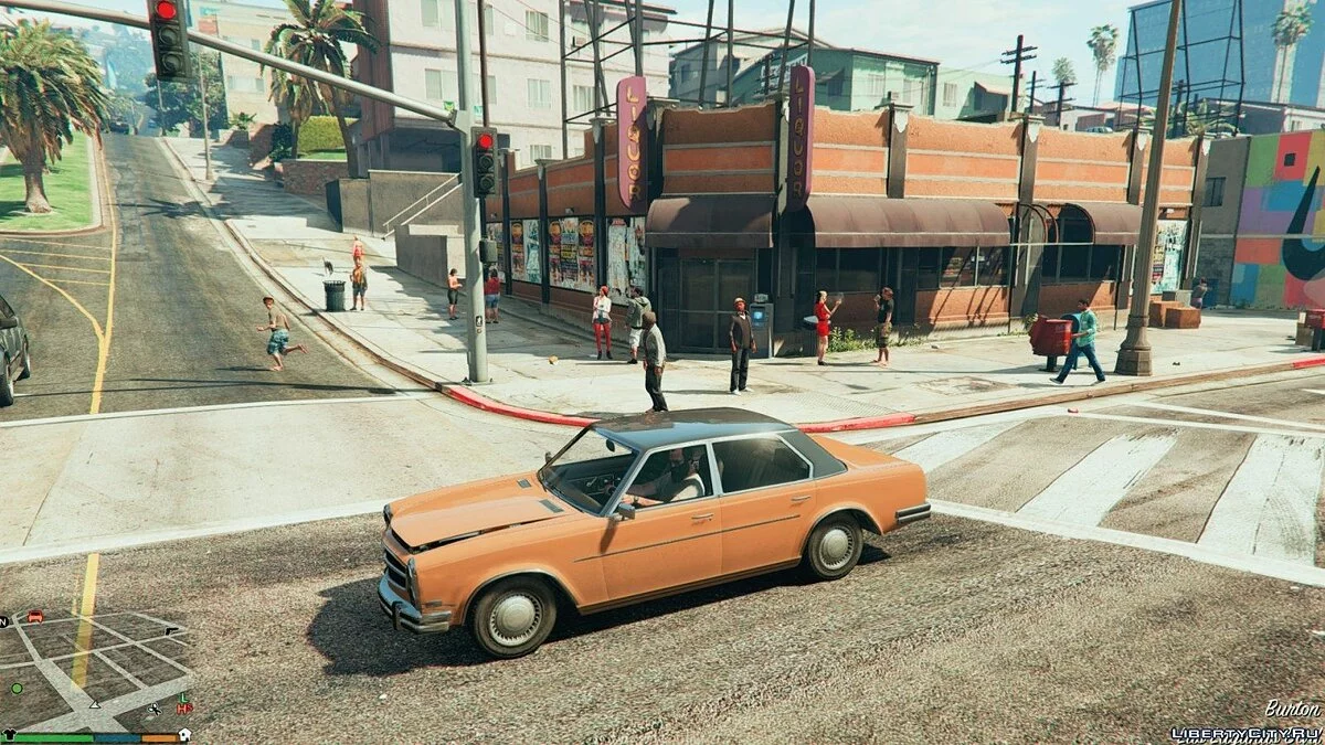 More pedestrians and traffic 1 / GTA 5