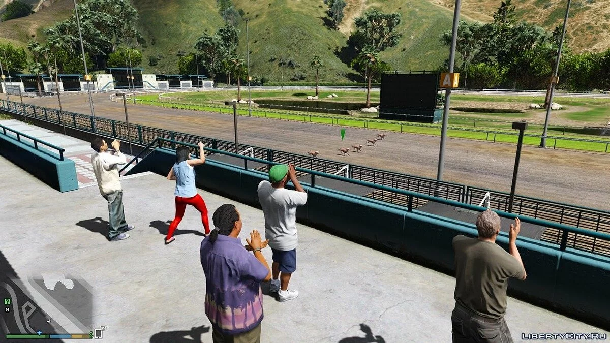Greyhound Racing Mod 1.1 / GTA 5