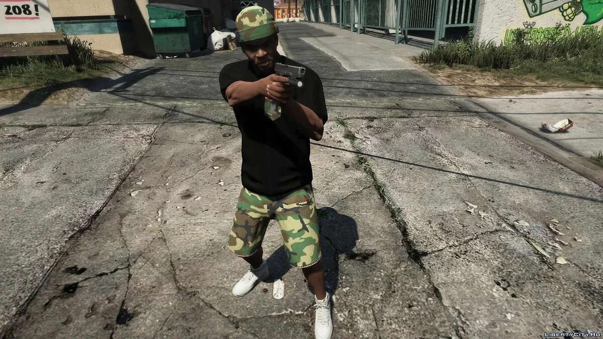 Камуфляжные шорты Nike + футболка с карманом + Du-rag / GTA 5