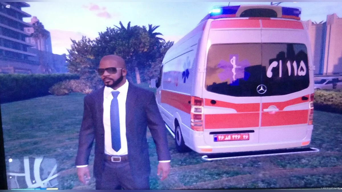 Mercedes-Benz - Rasht Ambulance 1.0 / GTA 5