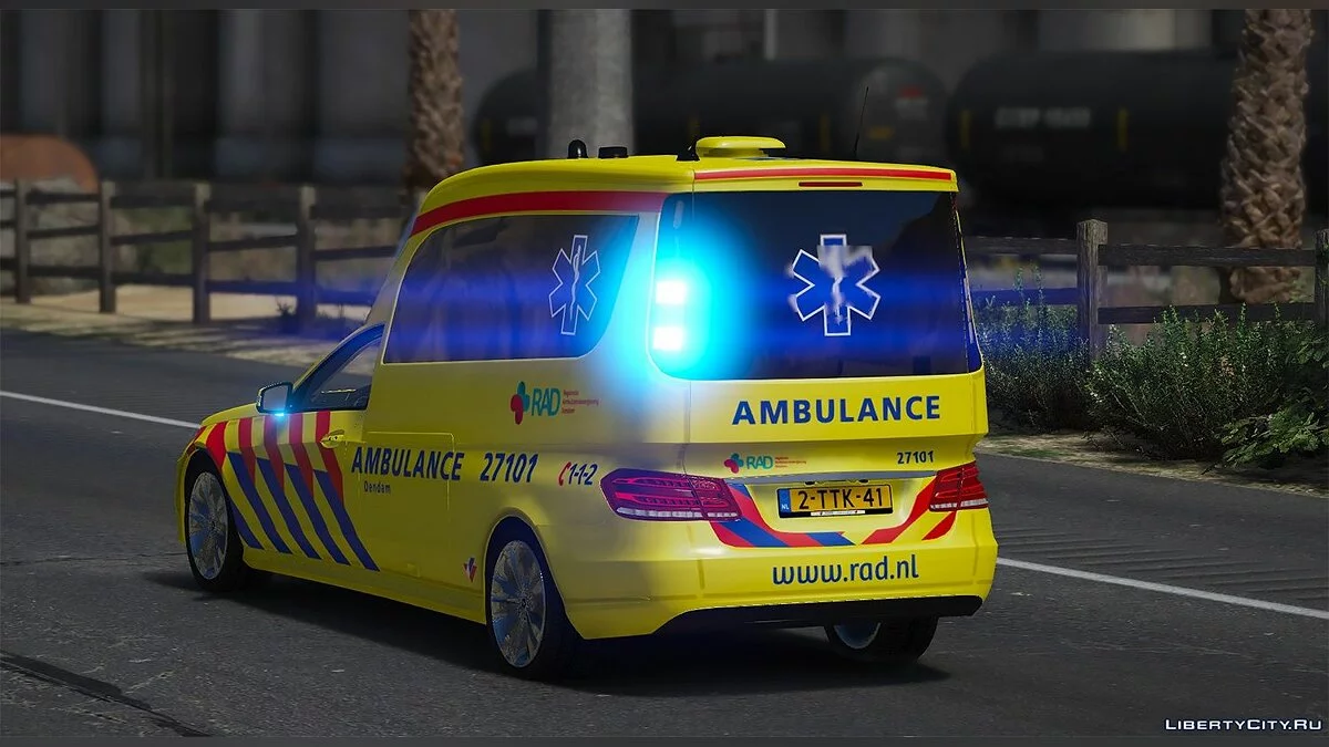 Mercedes Benz E-Class - Машина скорой помощи / GTA 5