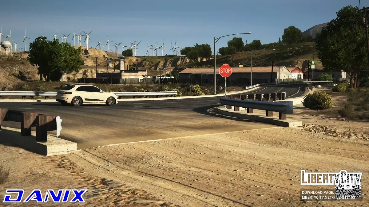 Новая дорога Гранд Сеньора в пустынной местности / GTA 5