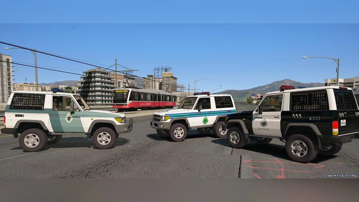 Toyota Land Cruiser Machito full Police 2014 [Add-On | Replace | Livery | Extras | Template] 1.1 / GTA 5