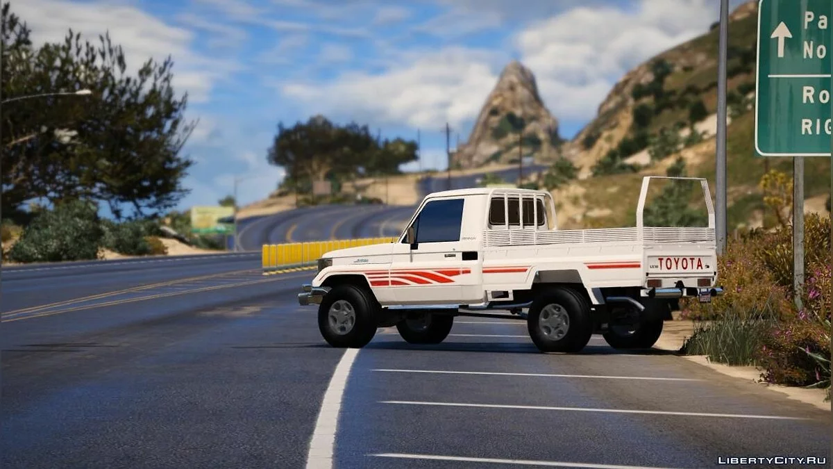 Toyota Land Cruiser 2006 [ Add-on | Replace] / GTA 5