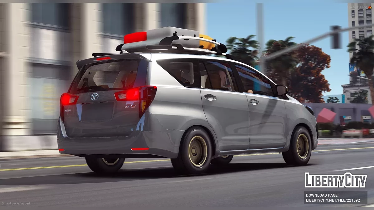 Toyota Innova Crysta/Reborn 2022 + Багажник на крыше / GTA 5